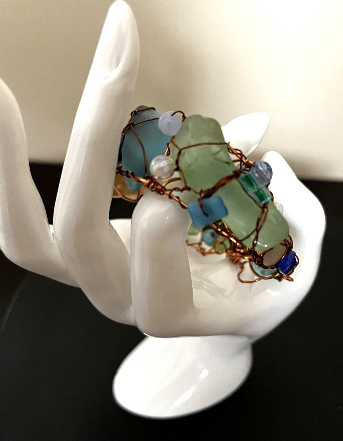 🌊 HANDCRAFTED SEA GLASS BRACELET • COPPER‑WRAPPED COASTAL BLUE/GREEN • 7”