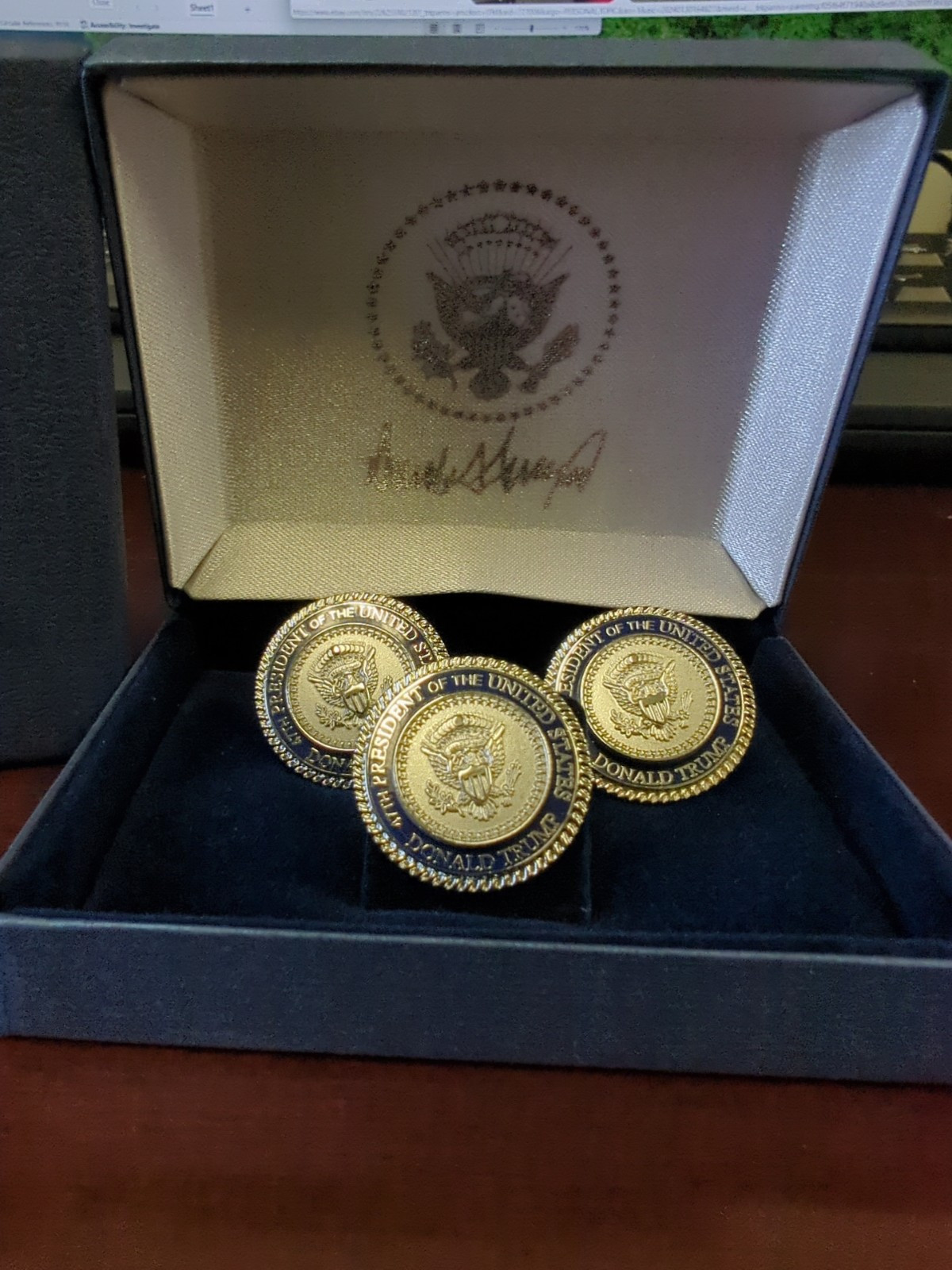 Hot! 🔥 2025 Donald Trump “47” Presidential Cufflinks and Lapel Pin