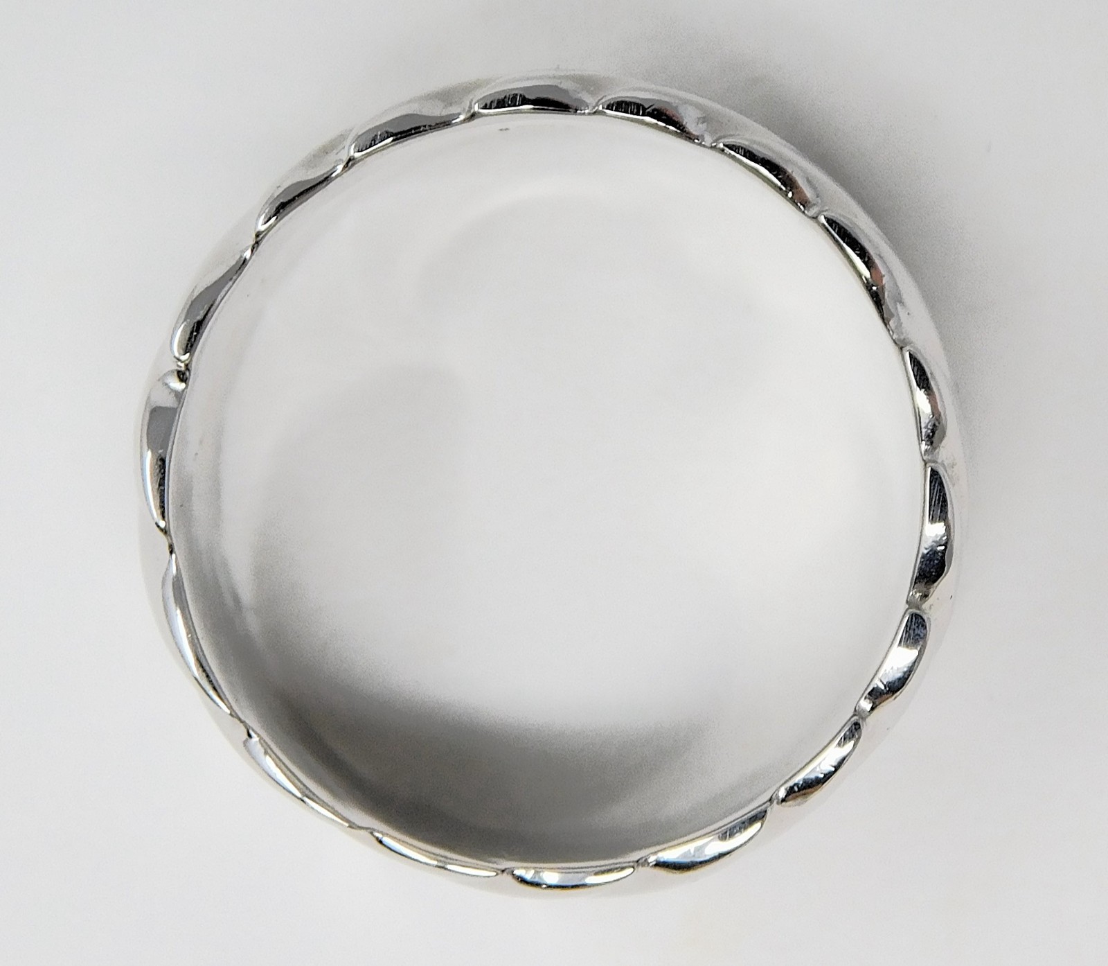Wide 10.9 mm 14 kt White Gold Swirl Band Ring Finger Fit Sz 8 1/4 B6801