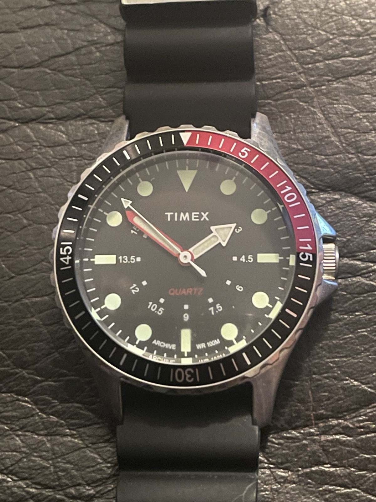 Timex Archive Navi Depth TW2T56300 Quartz Diver 38mm New Battery Excellent w Box