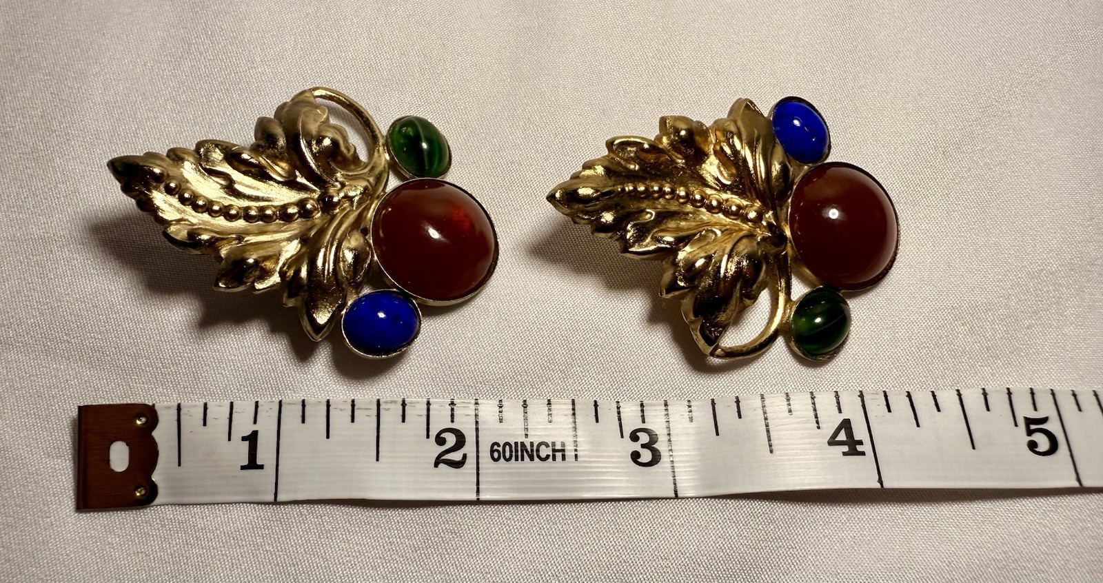 Vintage Mid-20th Century Gold-Toned Leaf & Stones Necklace & Earrings Set
