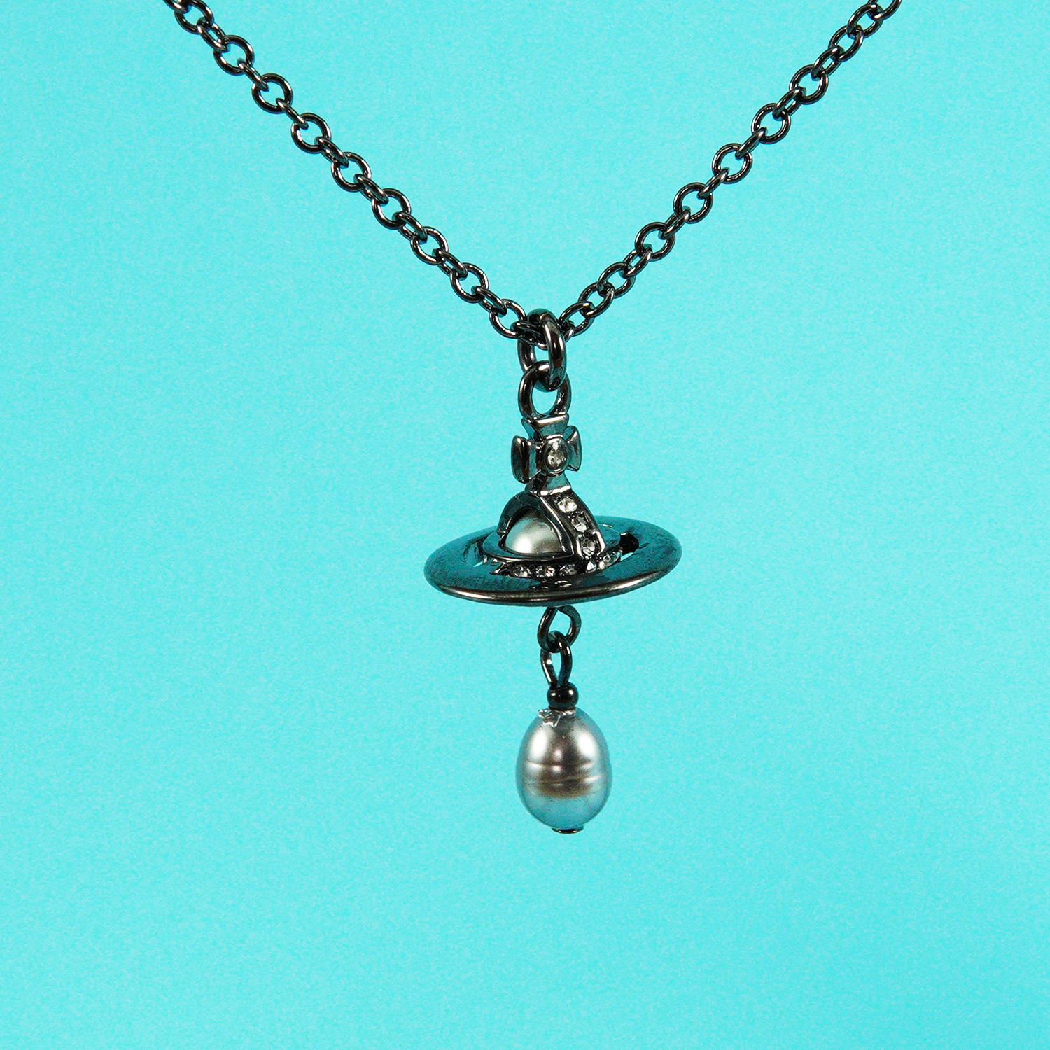 Vivienne Westwood New Petite Orb Drop Pendant 3D Necklace Gun Metal tone Box Set