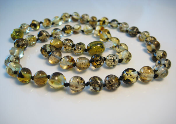 Genuine Green Elegant Baltic Amber Necklace 20 in 51 cm !!!
