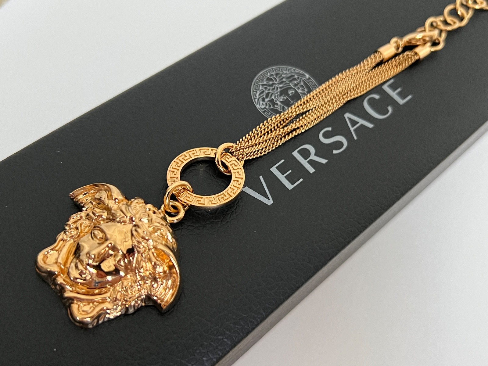 NWT Versace Medusa Head Large 3D Logo Charm Greek Key Gold Chain Bracelet $1295