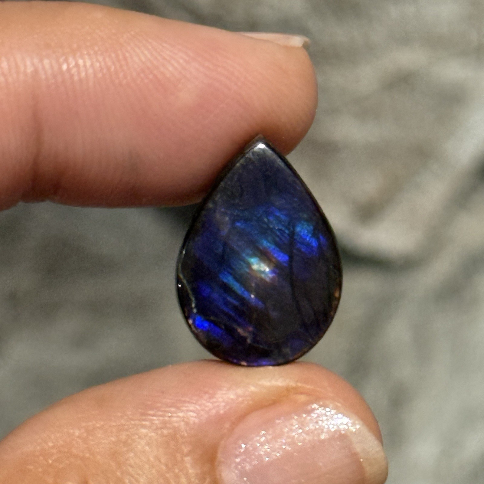 10.6ct 18x13x5mm Genuine Purple Ammolite Teardrop Cabochon Gem
