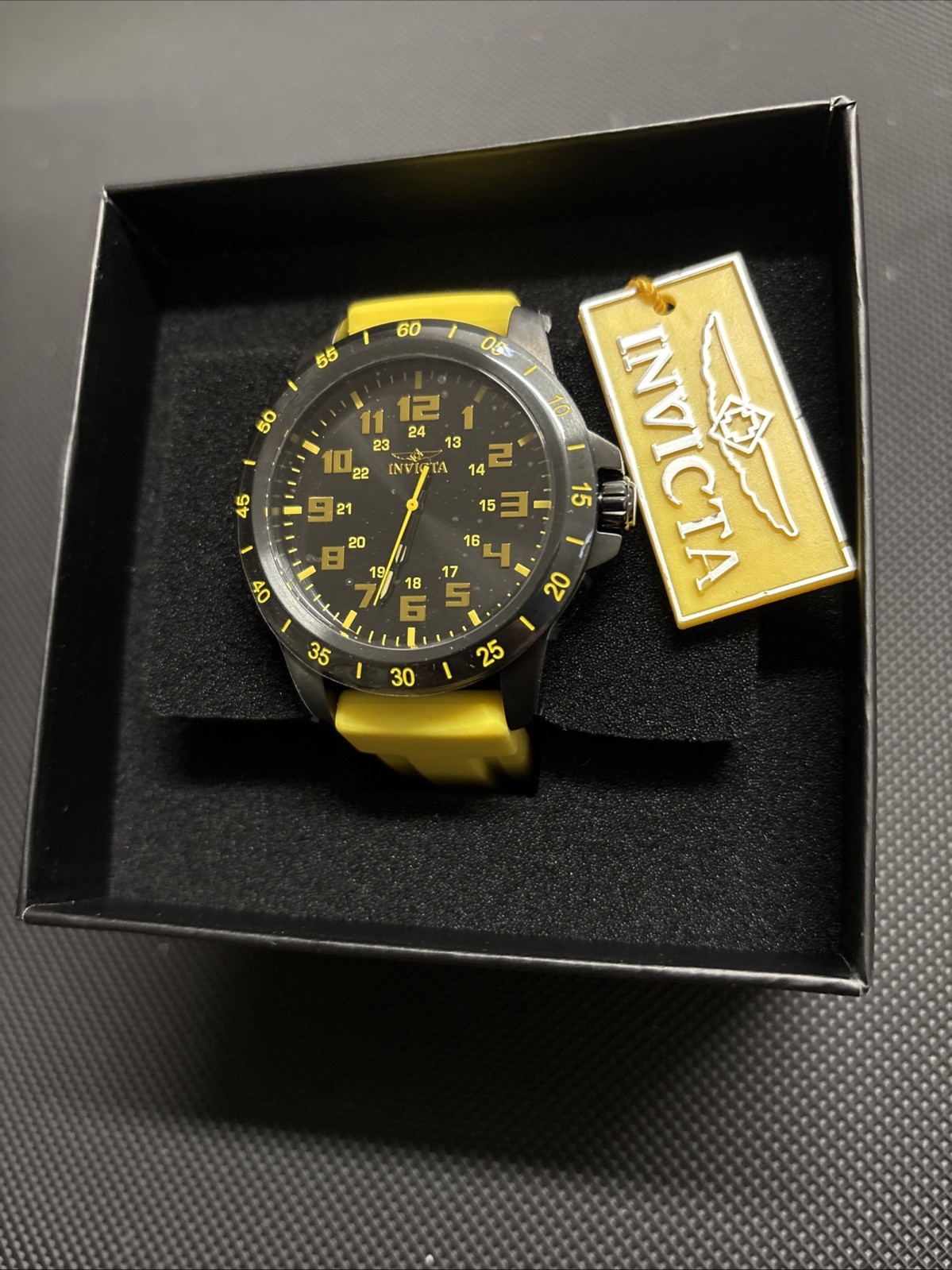 Invicta Pro Diver Quartz Model 40006 Yellow Silicone Band New In Box
