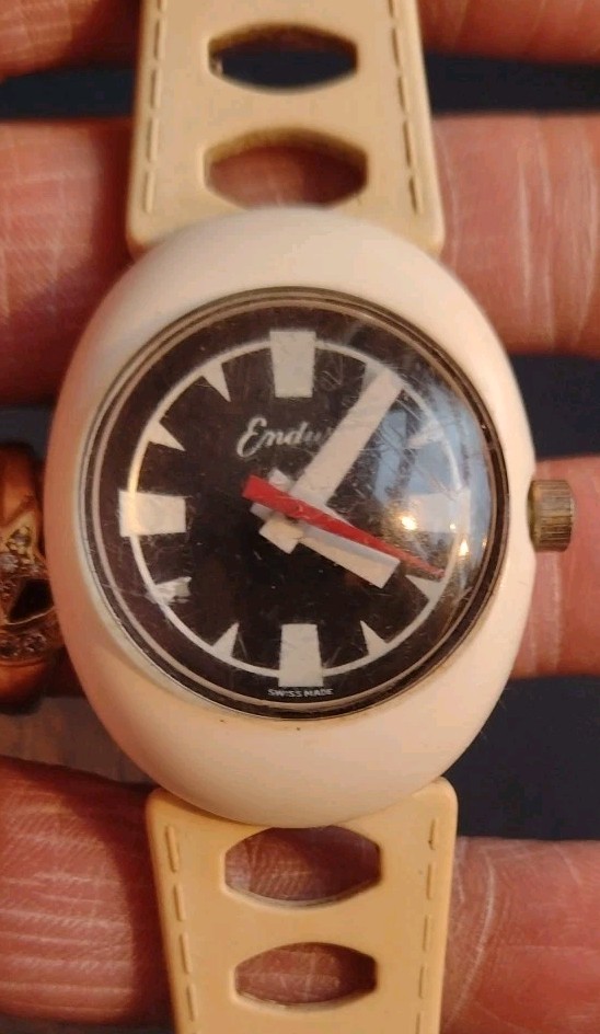 Vintage Mid 20th Century Endura retro Design Watch
