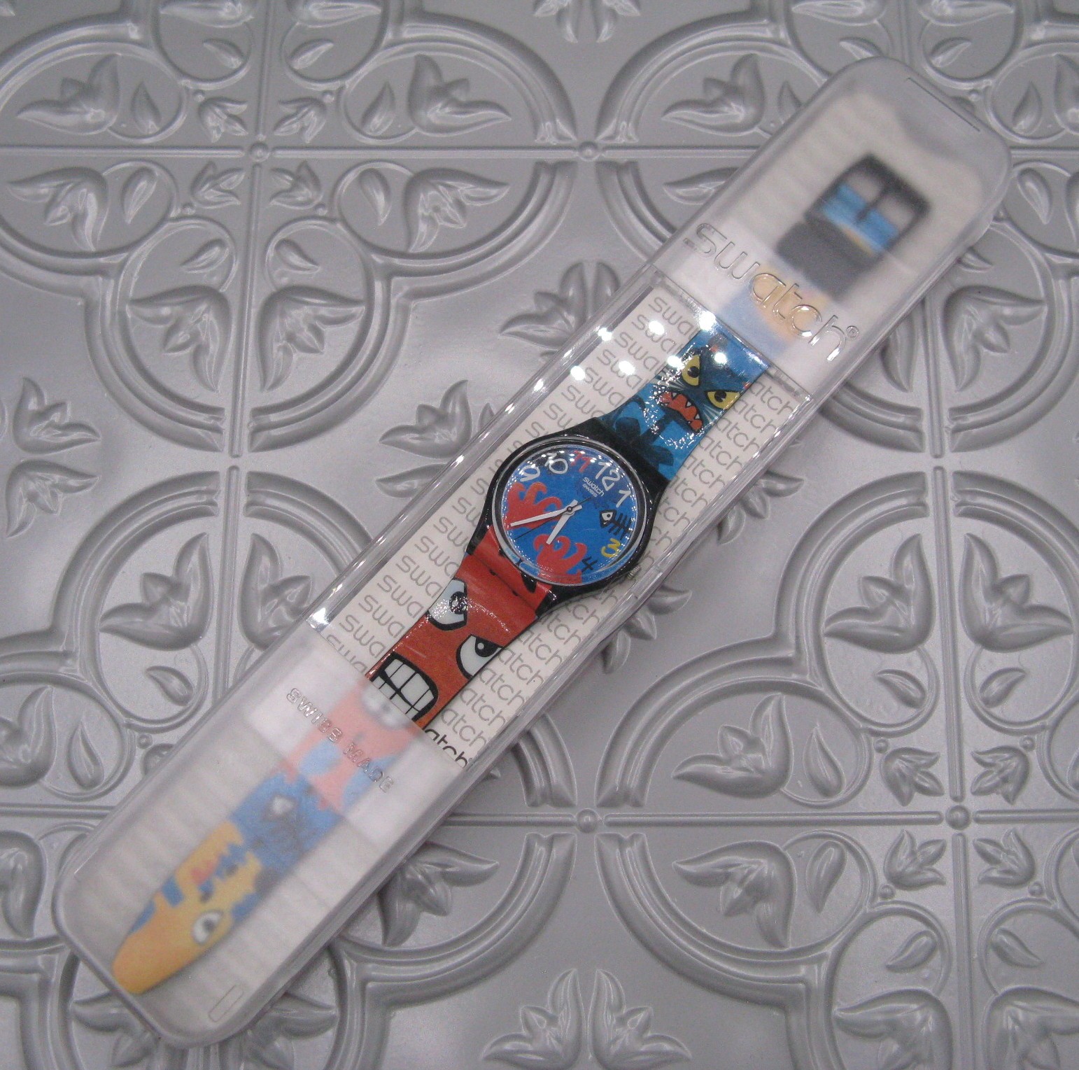 Swatch Watch BIZAR WORLD GB230 Scary Black Cat Monster Gent Vtg 2006 With Case