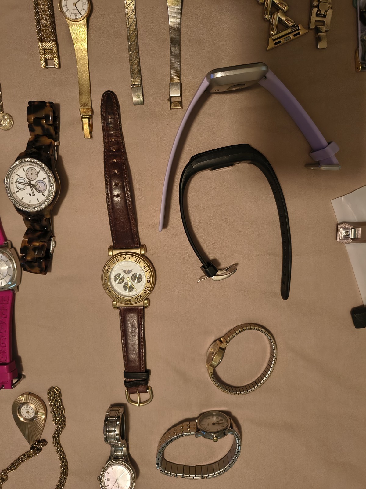 Mixed Lot 35 Wristwatches & 20 +Watch Bands, Fit Bit, Coach, Sieko, Fossil +++