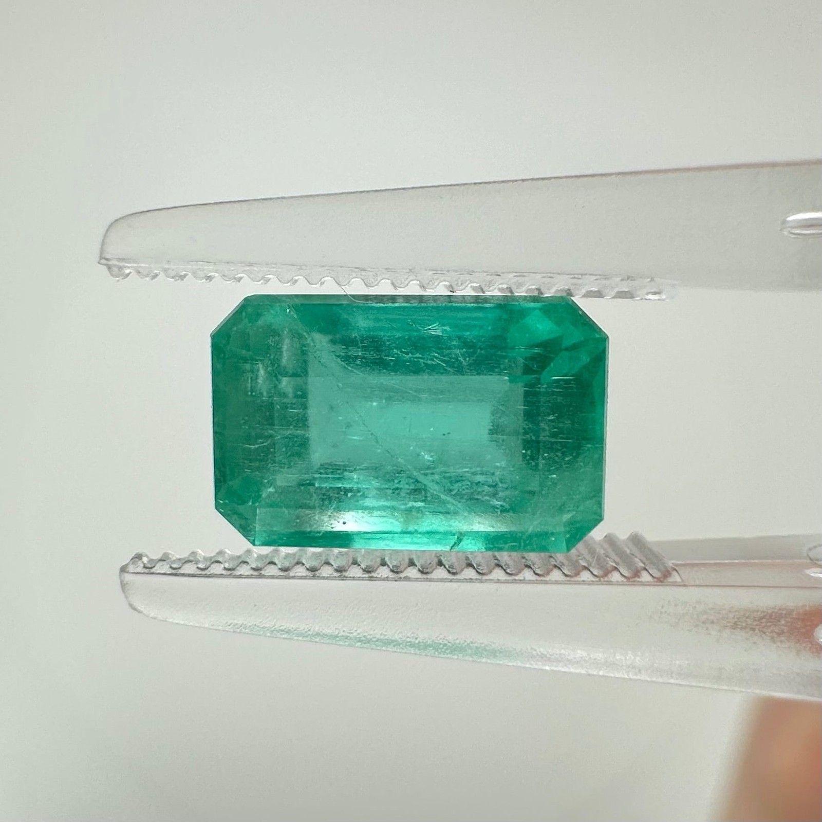 Natural Colombia Emerald 1.80 ct | Moderate Oil / Resine