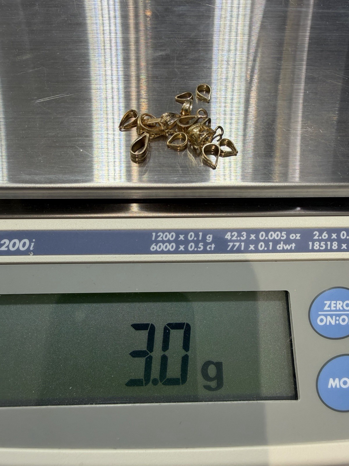 14 Miscellaneous Pre Owned 14k Yellow Gold Bails In Various Sizes