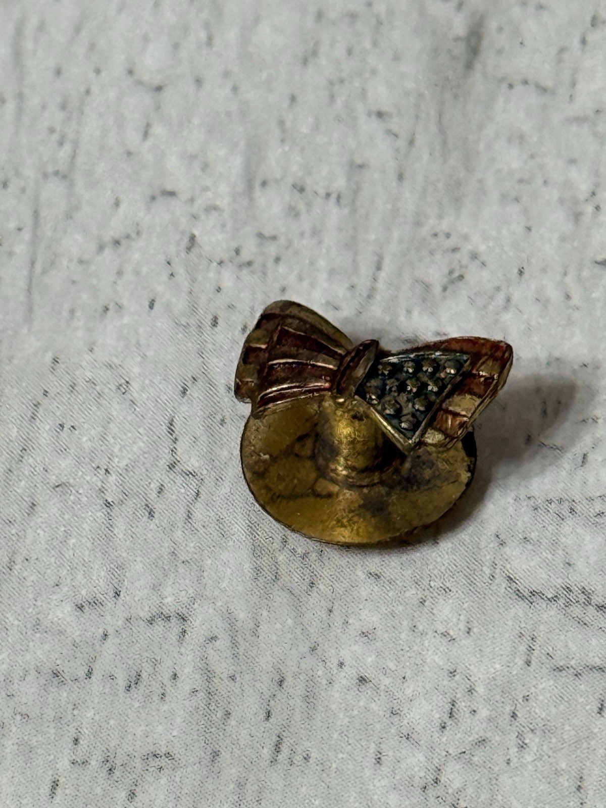 VTG American Flag Bow Tie Pin Pinback Button Patriotic Political Lapel Jewelry
