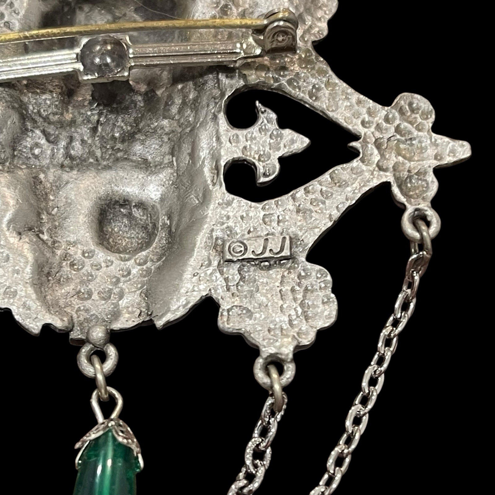 JJ Art Nouveau Pin Angel Cherub Flowers Tinted Silver Tone Green Teardrop Dangle