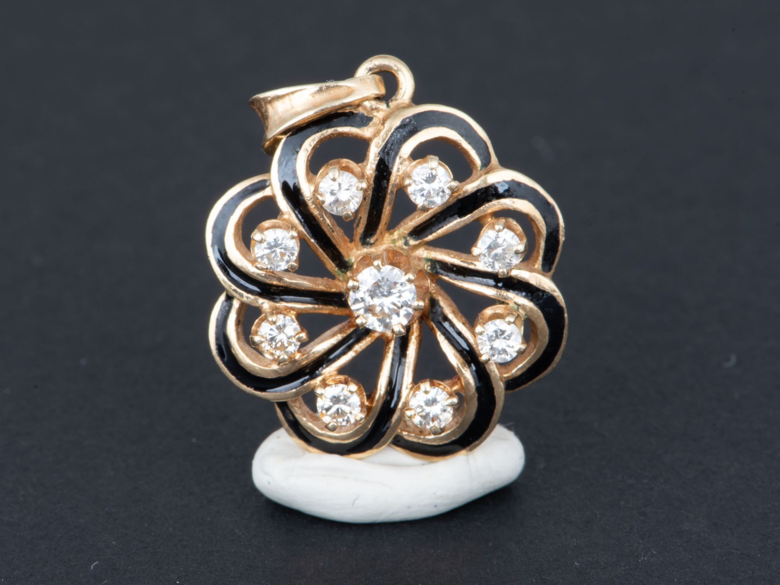 14K Gold Vintage Black Enamel Floral Shape Pendant with Diamonds 0.35ct V1253