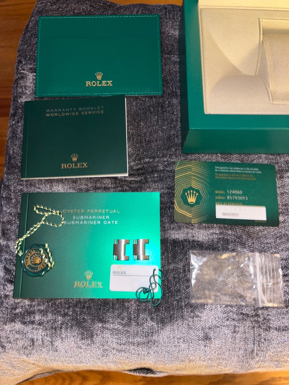 Authentic ROLEX 41mm SUBMARINER Link Oyster 16.5mm 126610 126610LV 124060 MINT