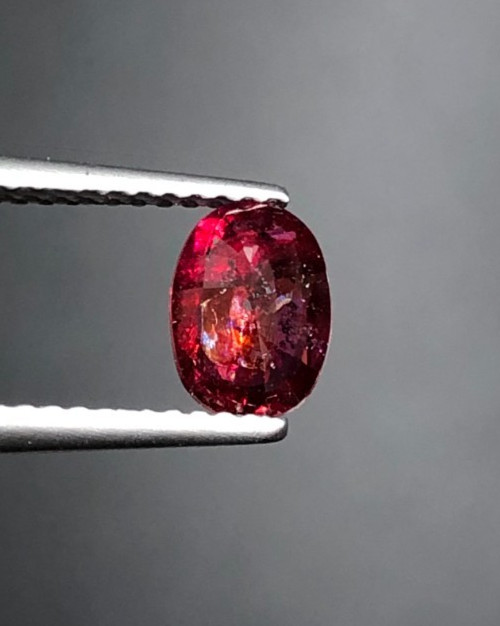 0.91ct Natural Red Pigeon Blood Unheated Loose Ruby Gemstone For Jewelers.