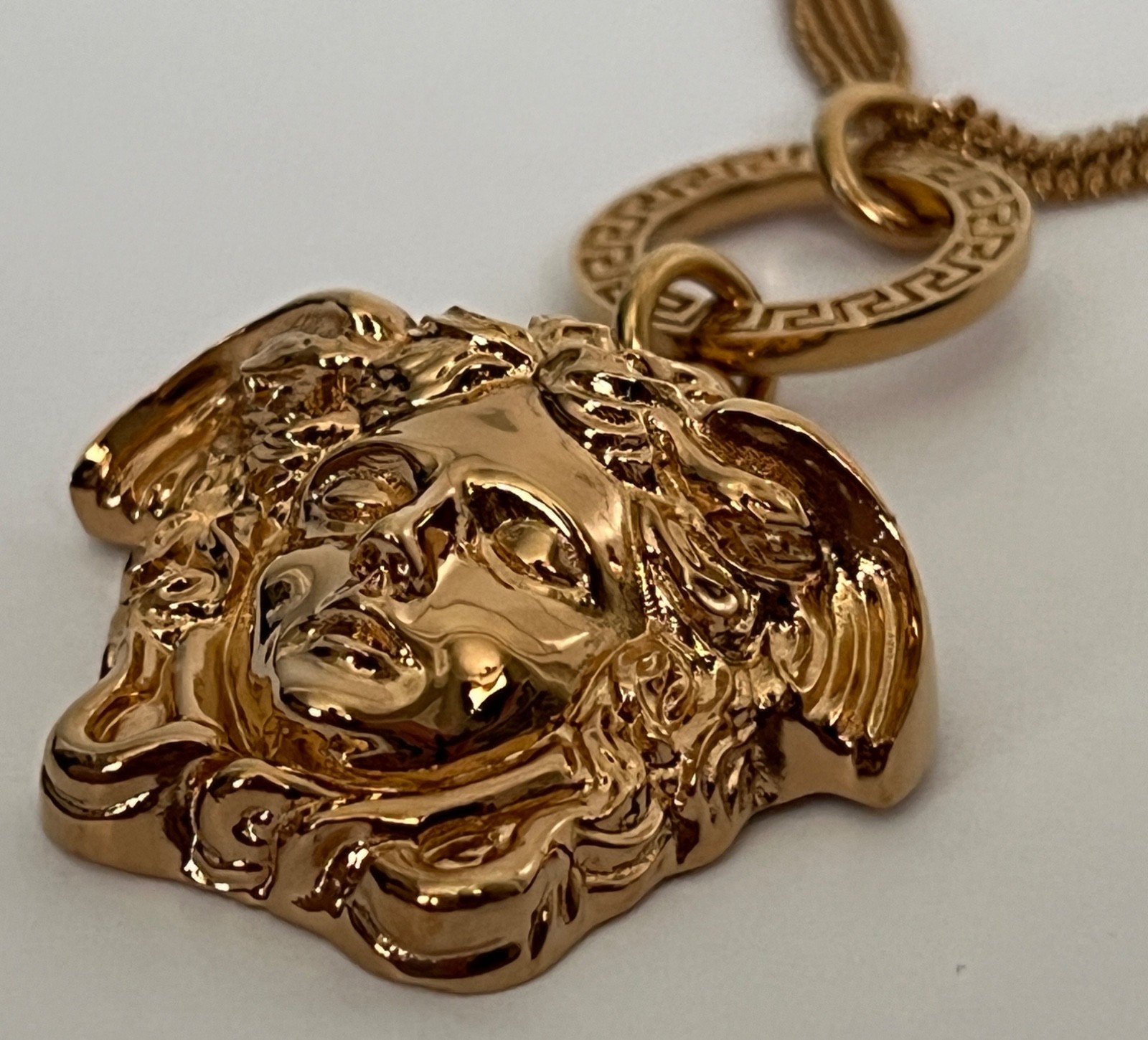 NWT Versace Medusa Head Large 3D Logo Charm Greek Key Gold Chain Bracelet $1295
