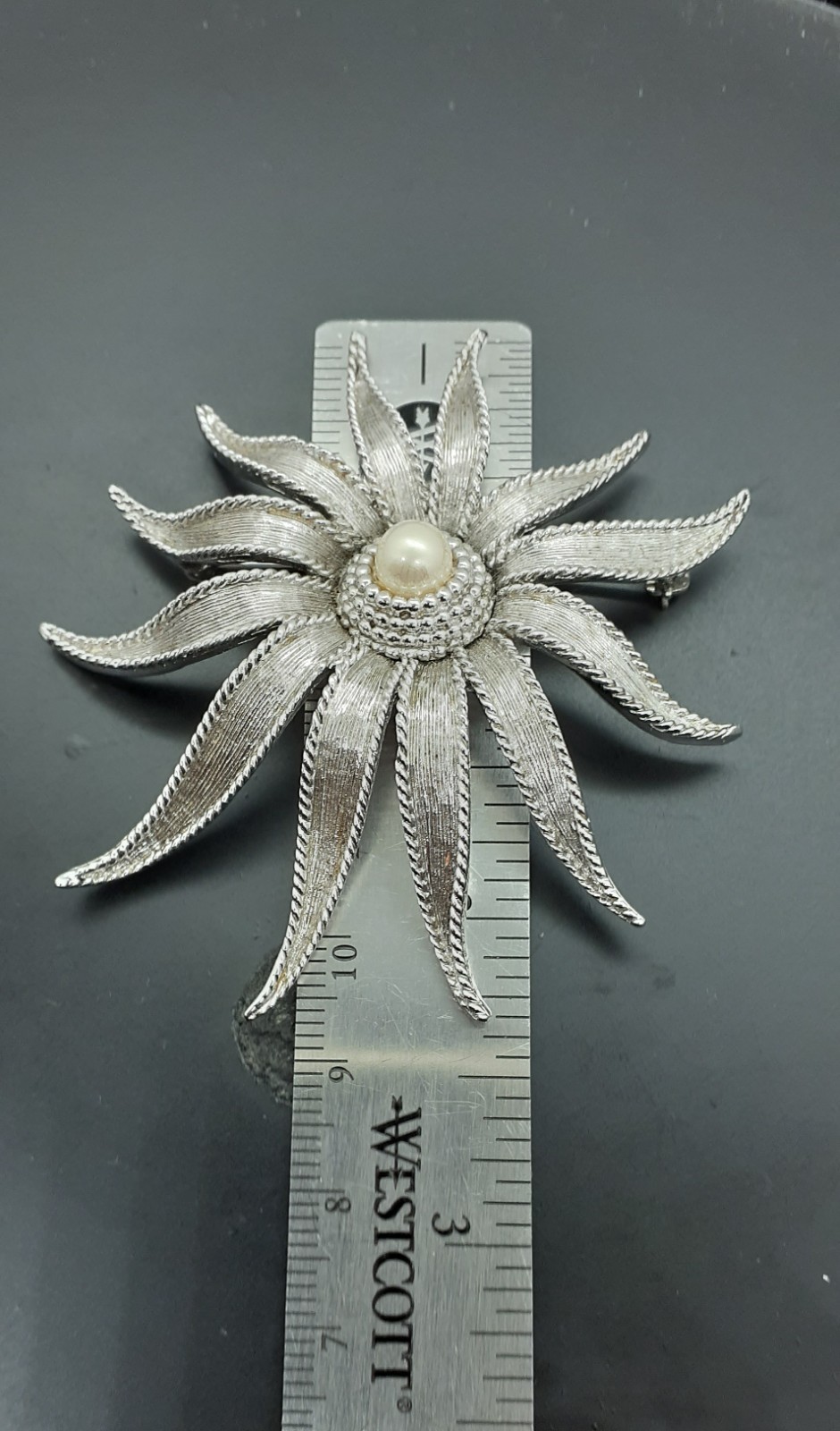 VTG Boucher Silver Tone Florentine Finish Caviar Faux Pearl Sculptured Brooch EX