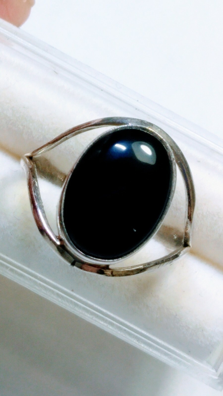 APPEALING STERLING SILVER .925 WITH BLACK ONYX RING IN SIZE 8.75-9.0!