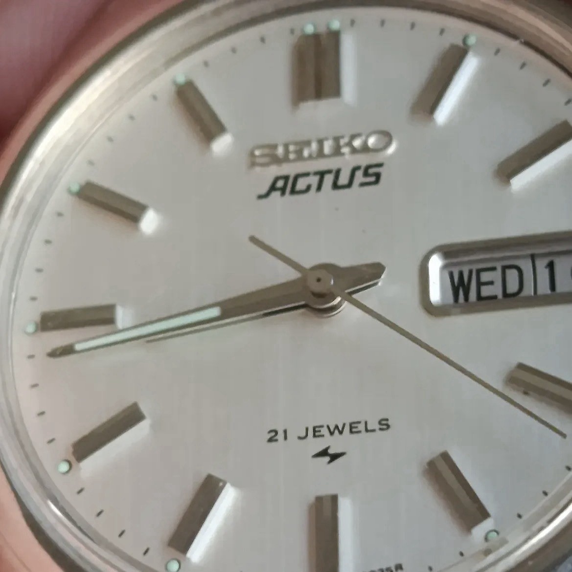 Vintage Seiko ACTUS 7019-5010 21 Jewels Men Silver Sunburst Dial Automatic 1977