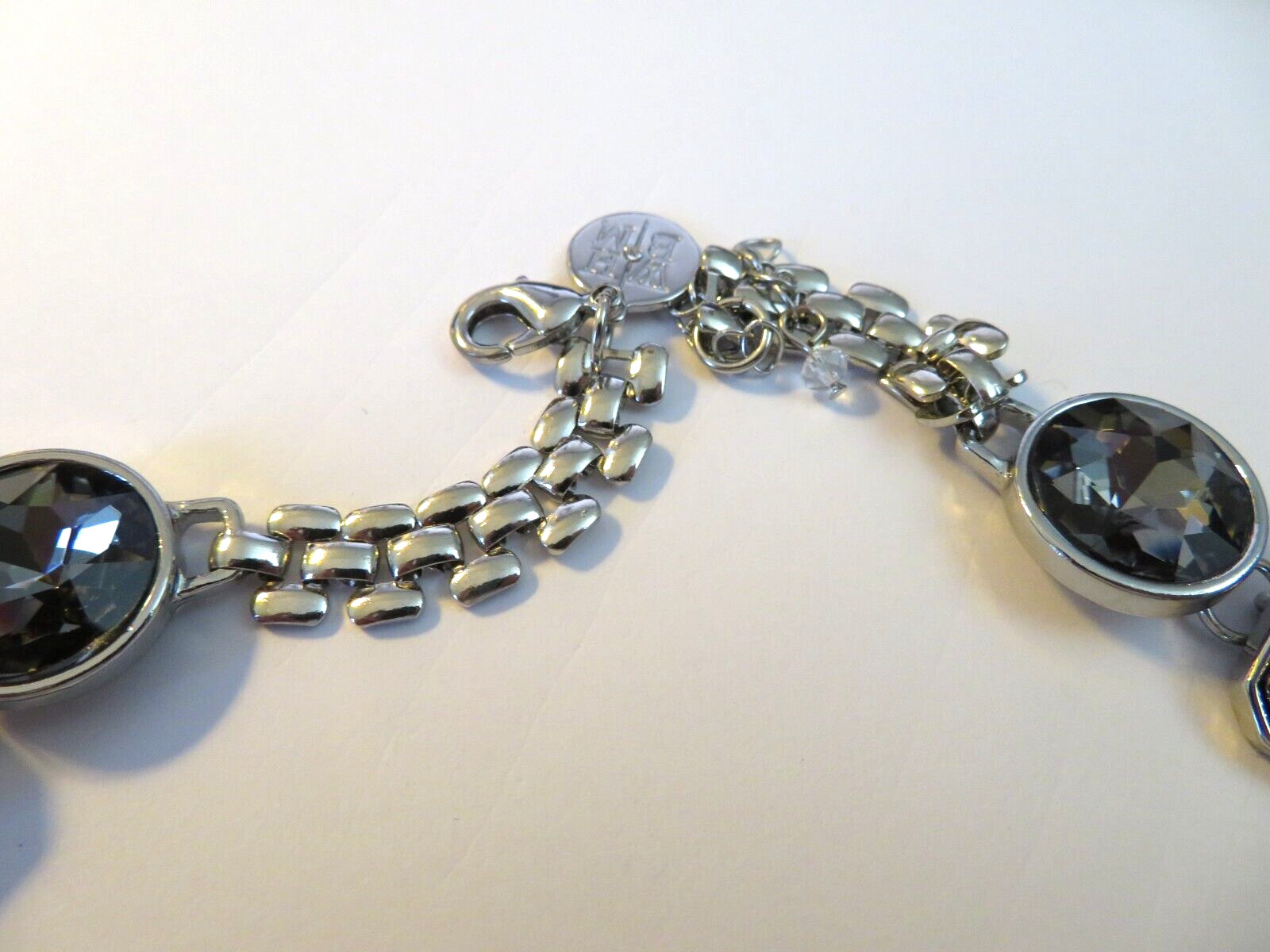 WHITE HOUSE/BLACK MARKET SILVER NECKLACE 20″