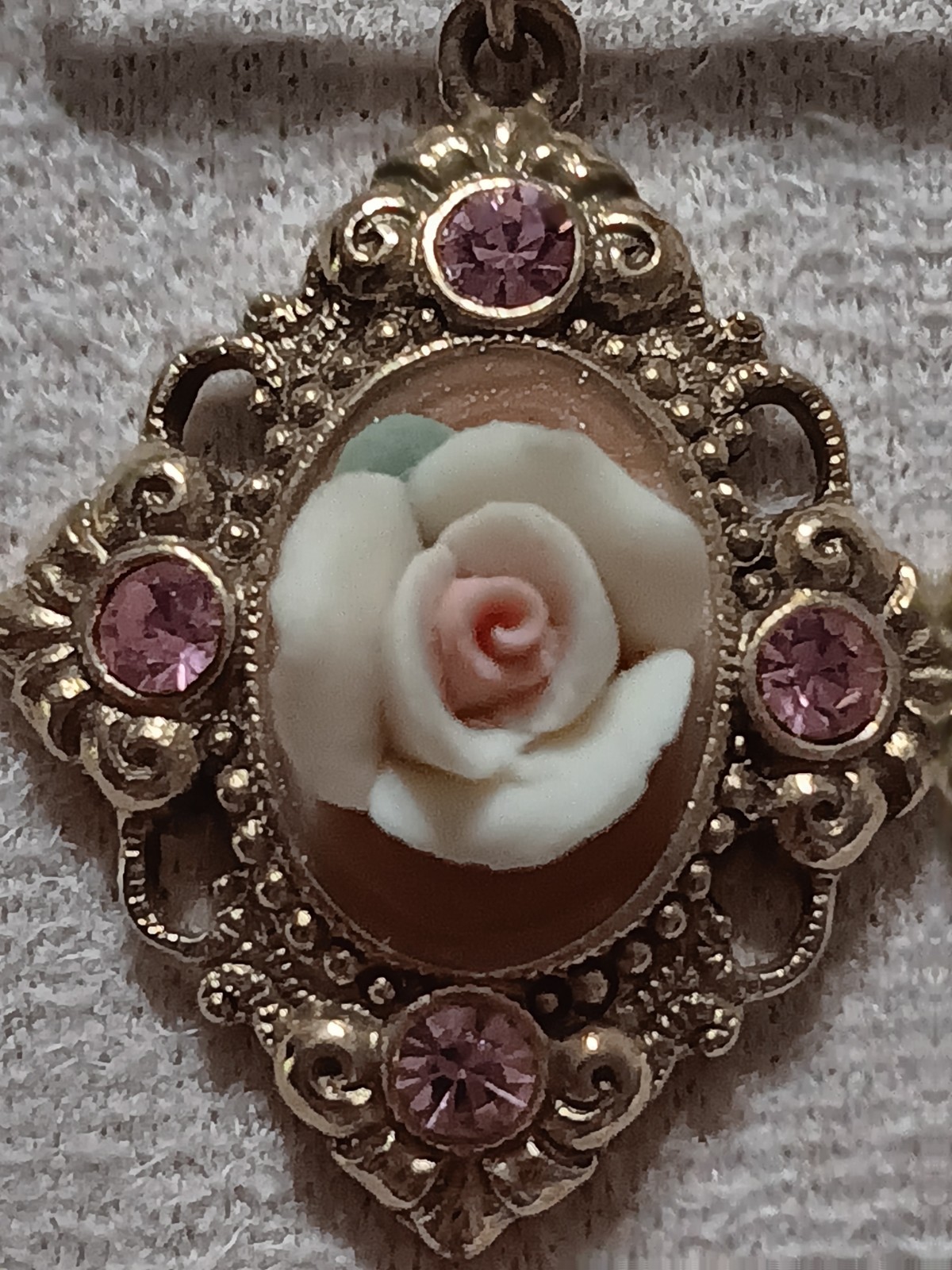 Vintage 1928 Set Of 2 Brooches