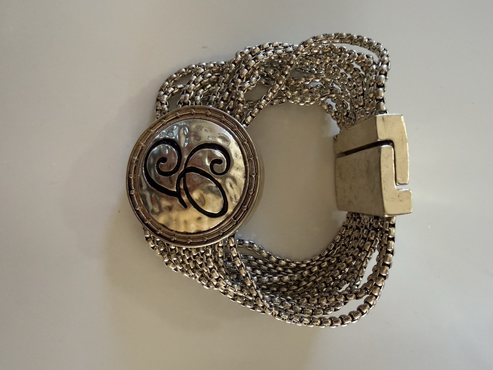 Silver Tone Multi-Strand Mesh Chain Bracelet Round Swirl Center magnetic Clasp