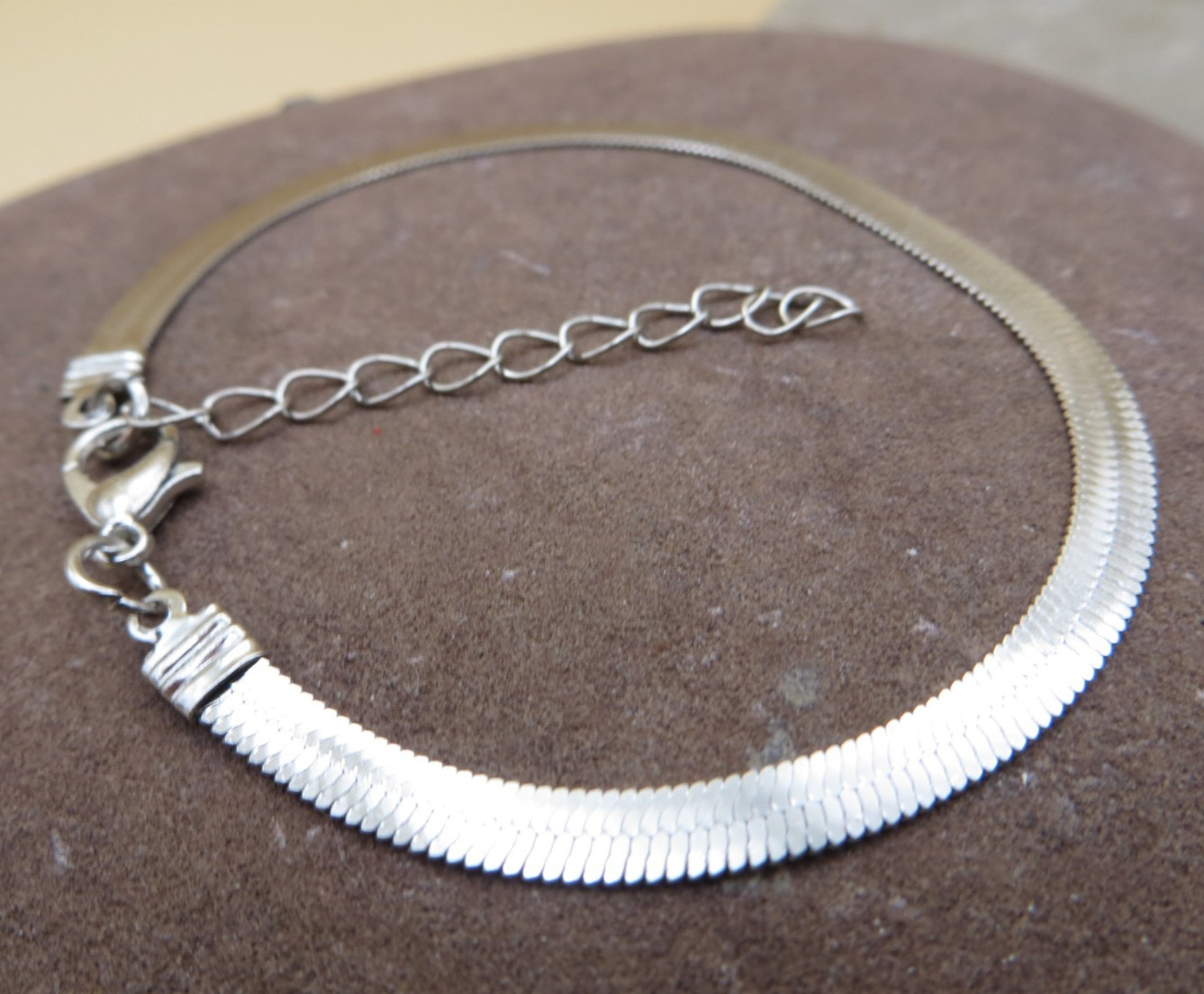 New 8mm Wide Silver-tone Herringbone Chain Bracelet 7″ – 9″ Adjustable #933