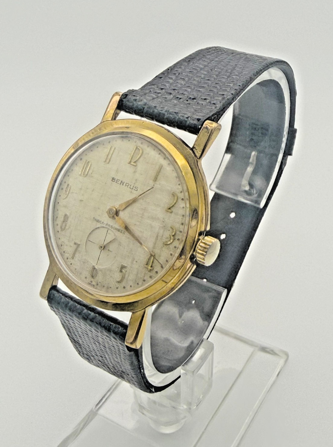 Benrus Men’s Round Manual Wind Vintage Mechanical Wristwatch – Lot 134