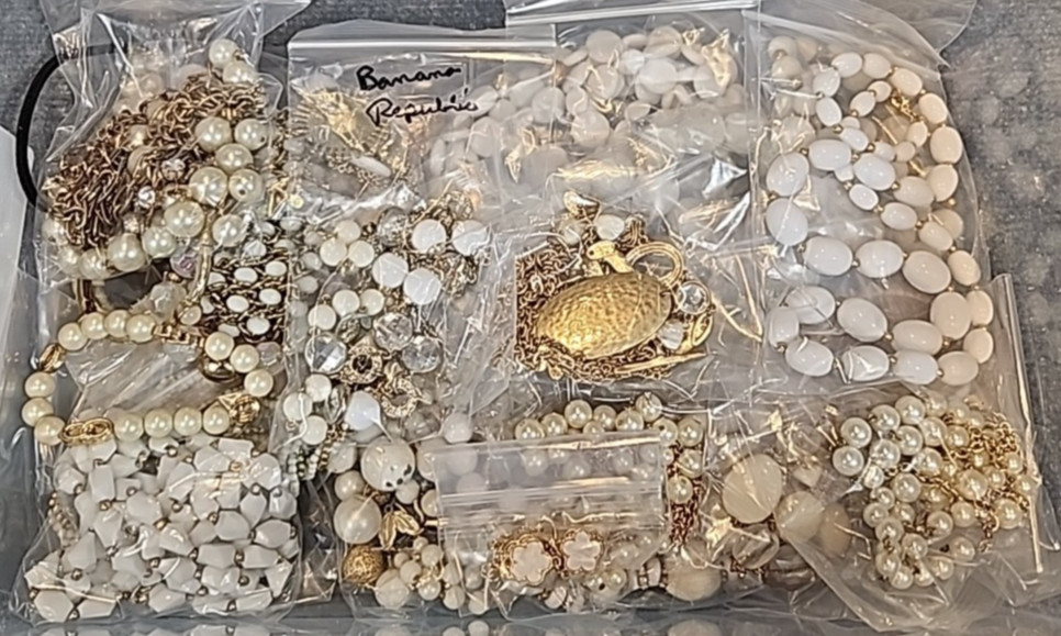 Jewelry Wearable White & Gold Tone Collection 5 Lbs Lot #3914 See Description