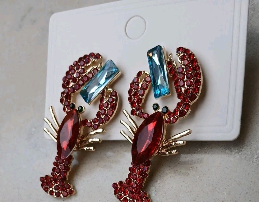 Large Statement Lobster W/blue ice Stone Lg Red Stone & Rinestones Goldtone