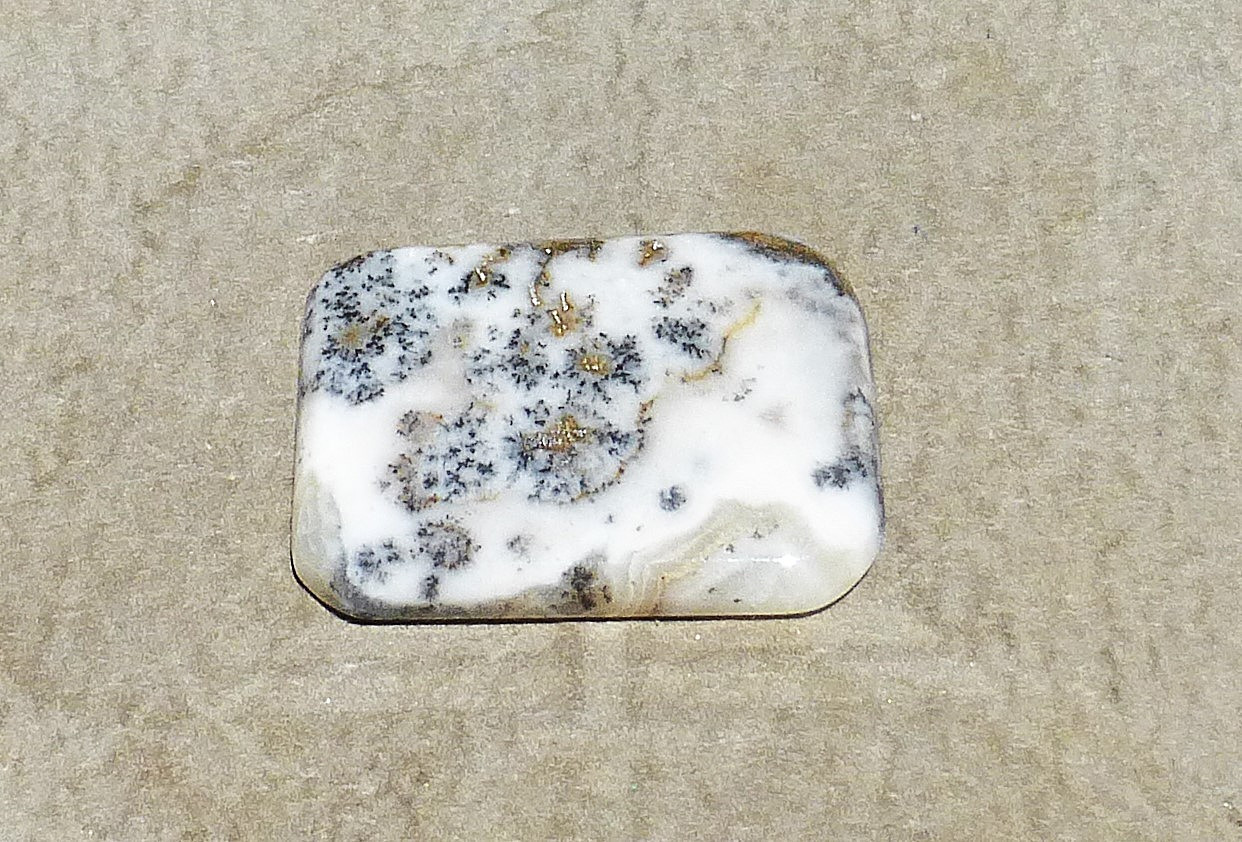 NATURAL manganese dendrites in calcite cabochon from California (30.70 cts.)