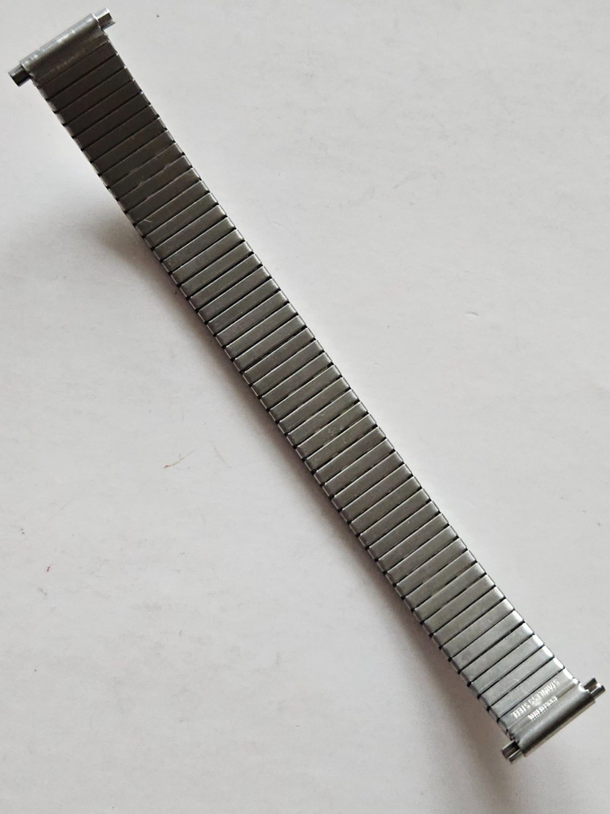 18mm – 2 Tone Elastic Metal Watch Band / Silver & Gold ( 5.5″ Min Length )