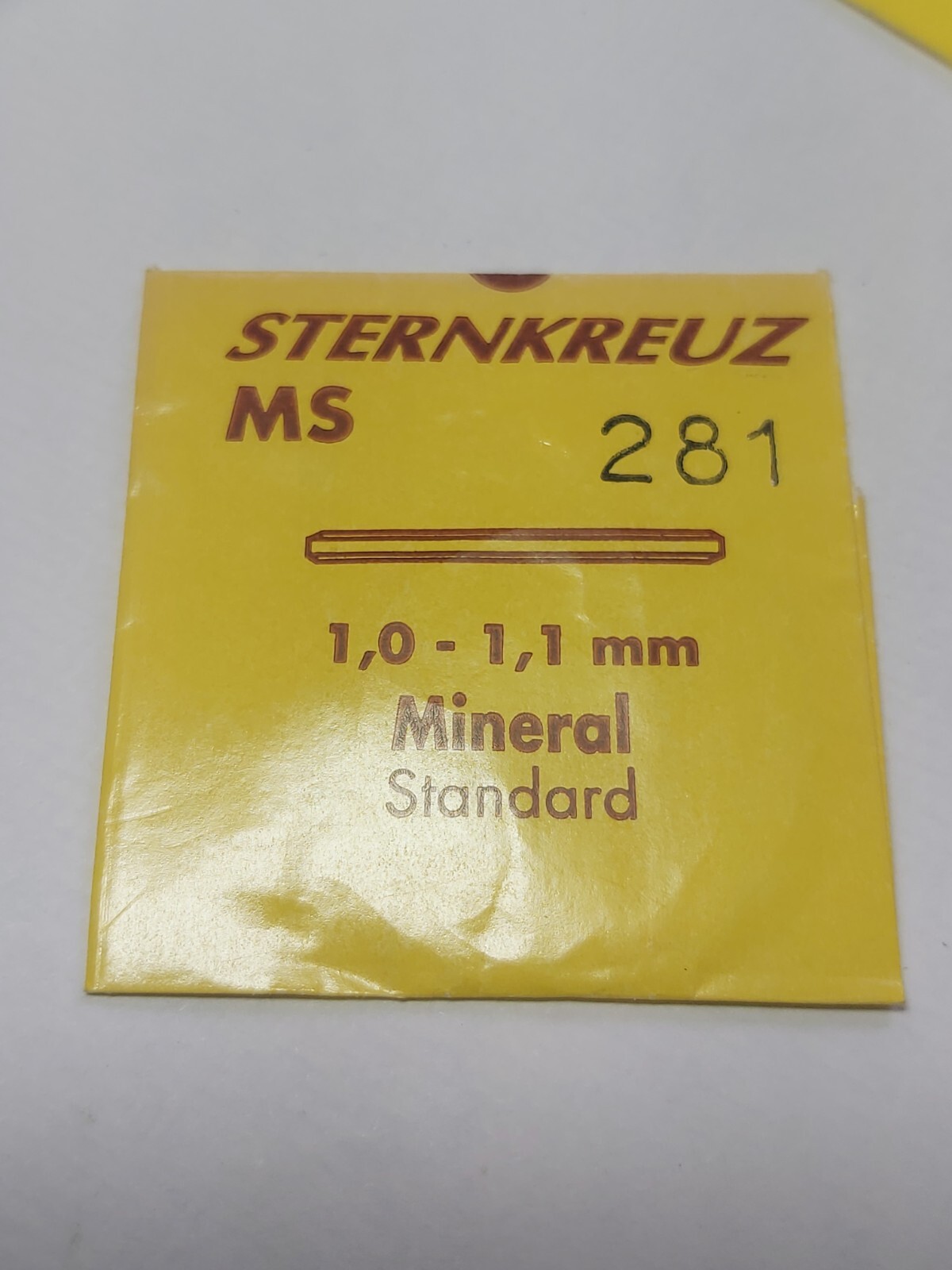 STERNKREUZ Mineral Glass Crystal – 28.1mm – 33.4mm – Flat 1.0 – 1.1mm (TC765a)