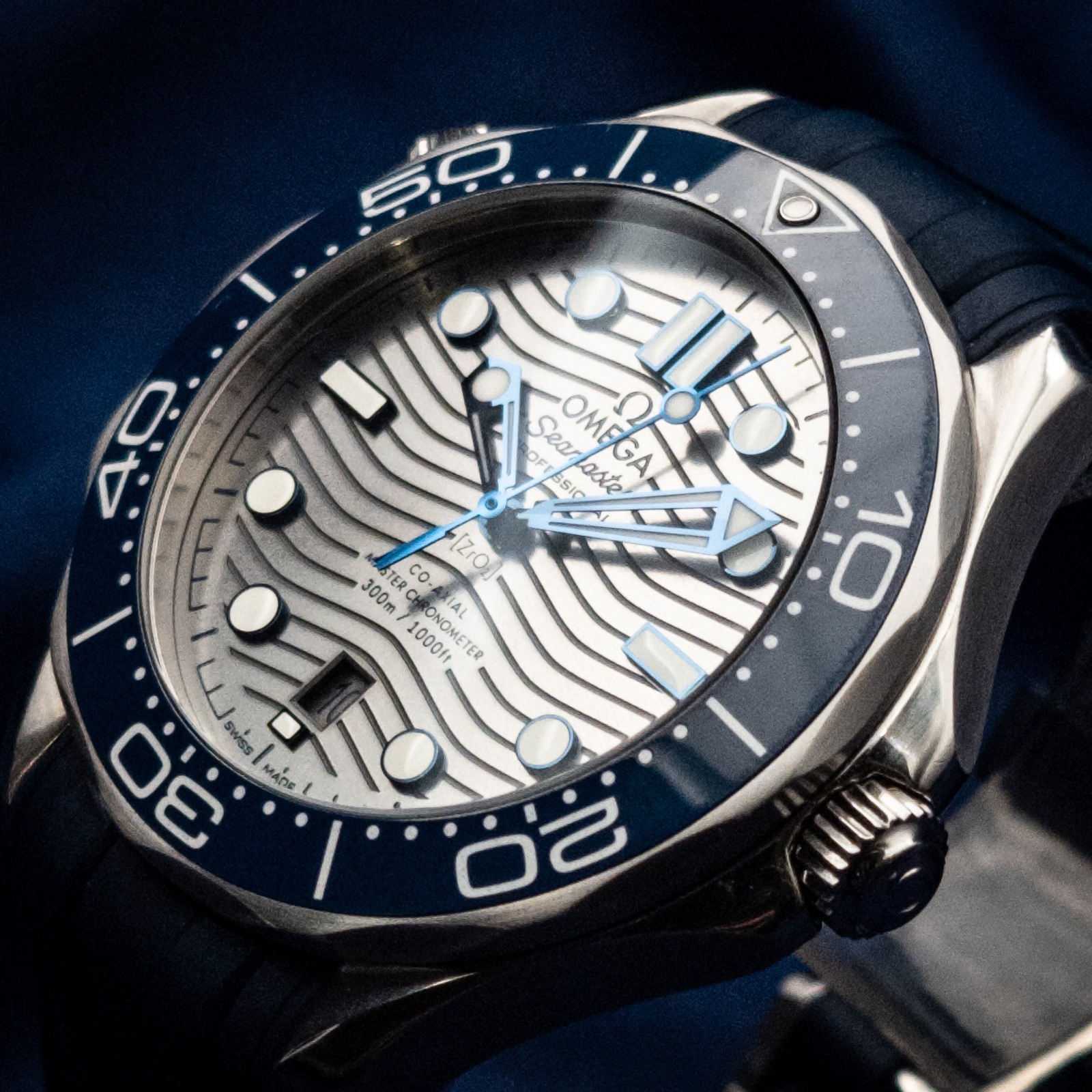 2024 OMEGA Seamaster Diver 300M Gray Wave 6xStraps 210.30.42.20.06.001 Full Set