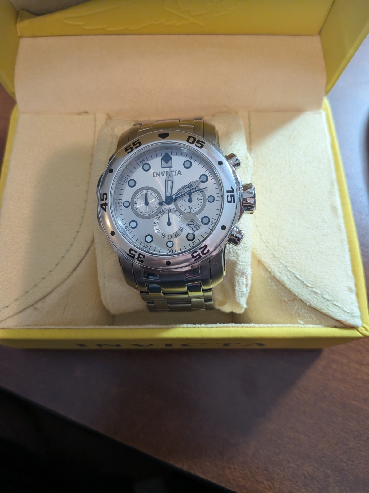 Used Invicta Men’s ‘S Pro Diver Quartz Chronograph Silver Dial Watch Model 0071