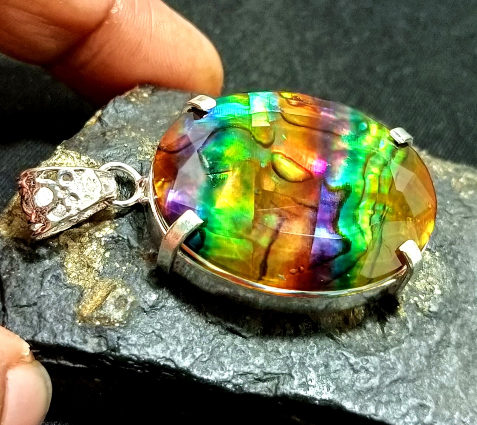 Certified 61.00 Ct Natural Ammolite 925 Solid Silver Pendant Loose Gemstone