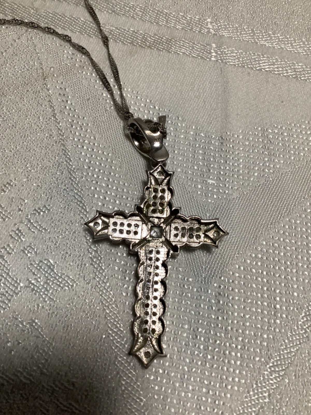 STUNNING VINTAGE ESTATE Silver Toned Cross with Rhinestones Adjustable chain