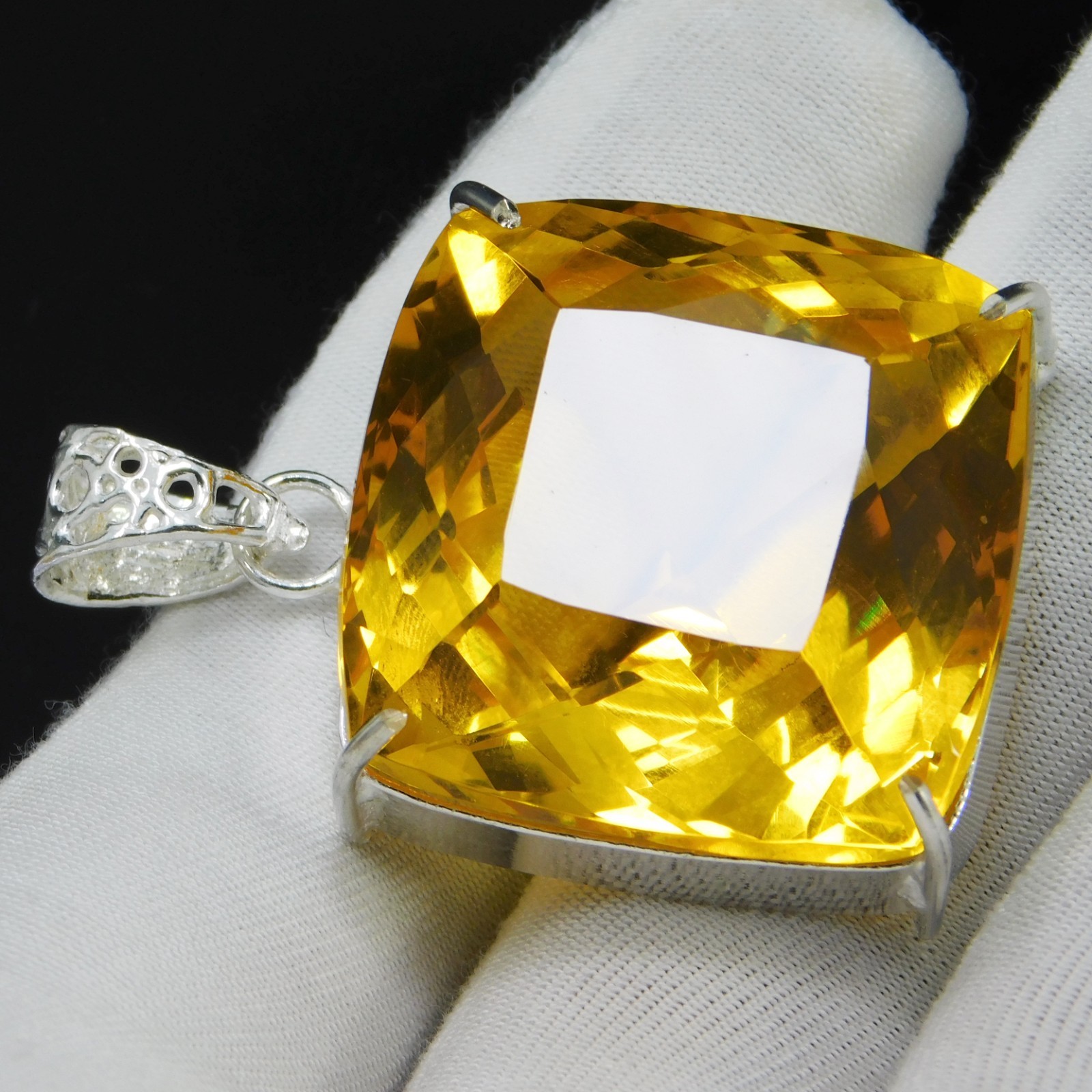 128.50 Ct Natural Mogok Painite Pendant Yellow Radiant Cut Certified Gemstone