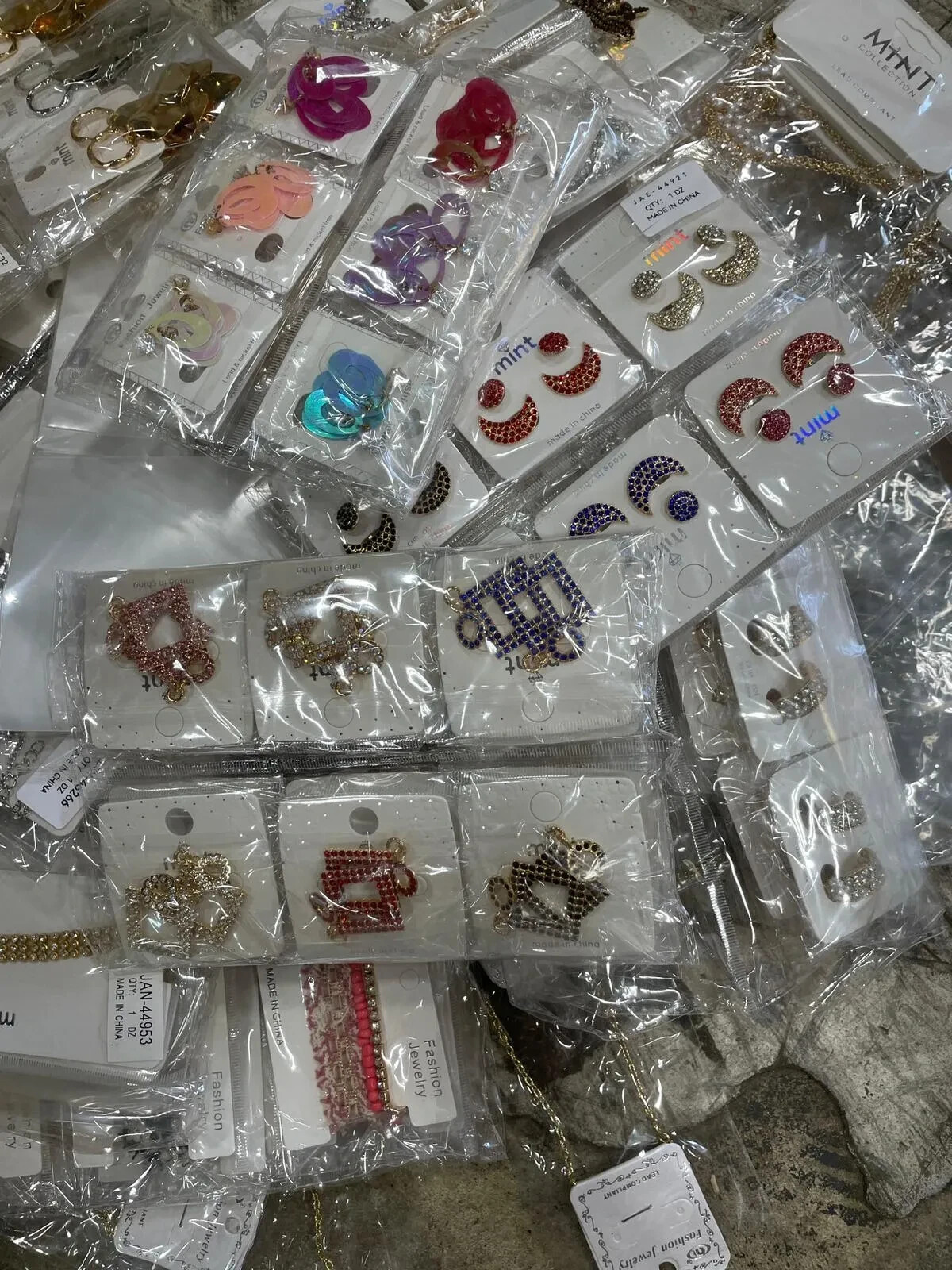 Lot Of 200 Pieces Of High Quality Fashion Jewelry – Original Retail Values To $9