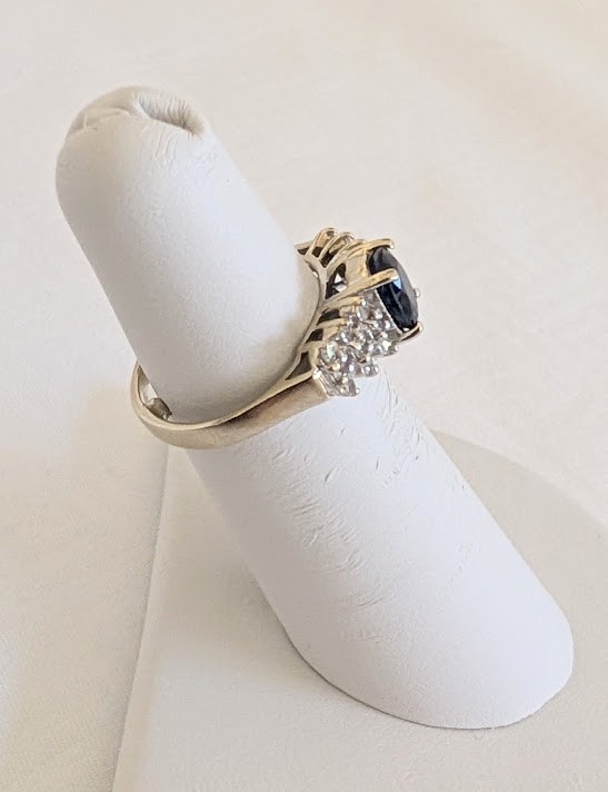 Sapphire & Diamond 14K Gold 3.1 Grams Retail Price $1300 Make Me An Offer!