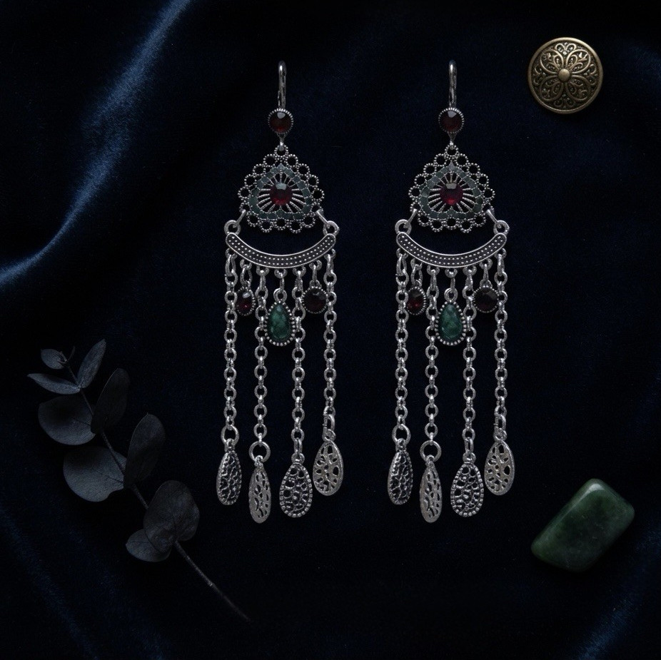 Silver Tone Chandelier Dangle Drop Hook Earrings Green Red Stone Metal