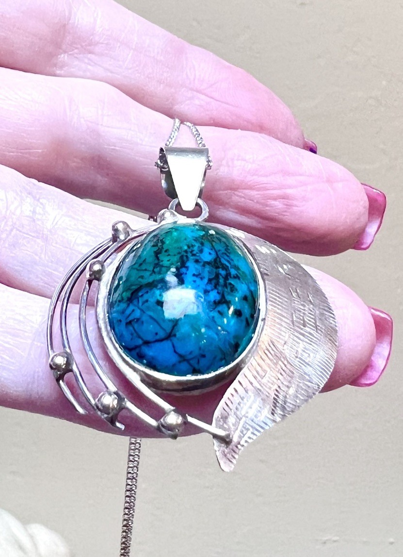 Beautiful Vintage Artisan/Studio Ornate Sterling Silver & Chrysocolla Necklace