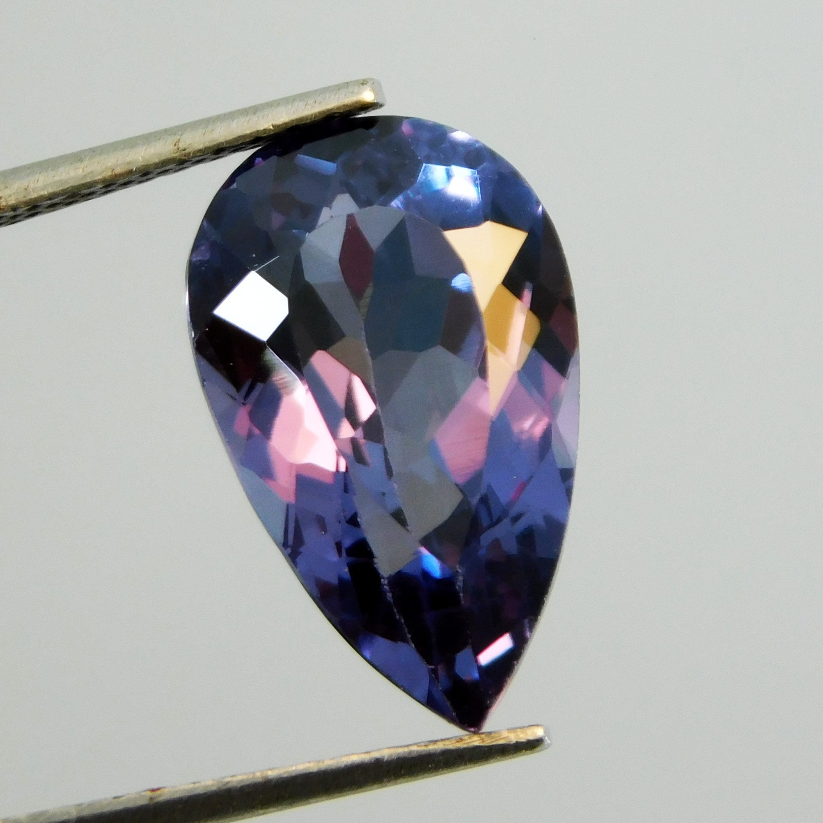 Certified 6.45 Cts Natural Color Change Alexandrite Gemstone From Tanzania