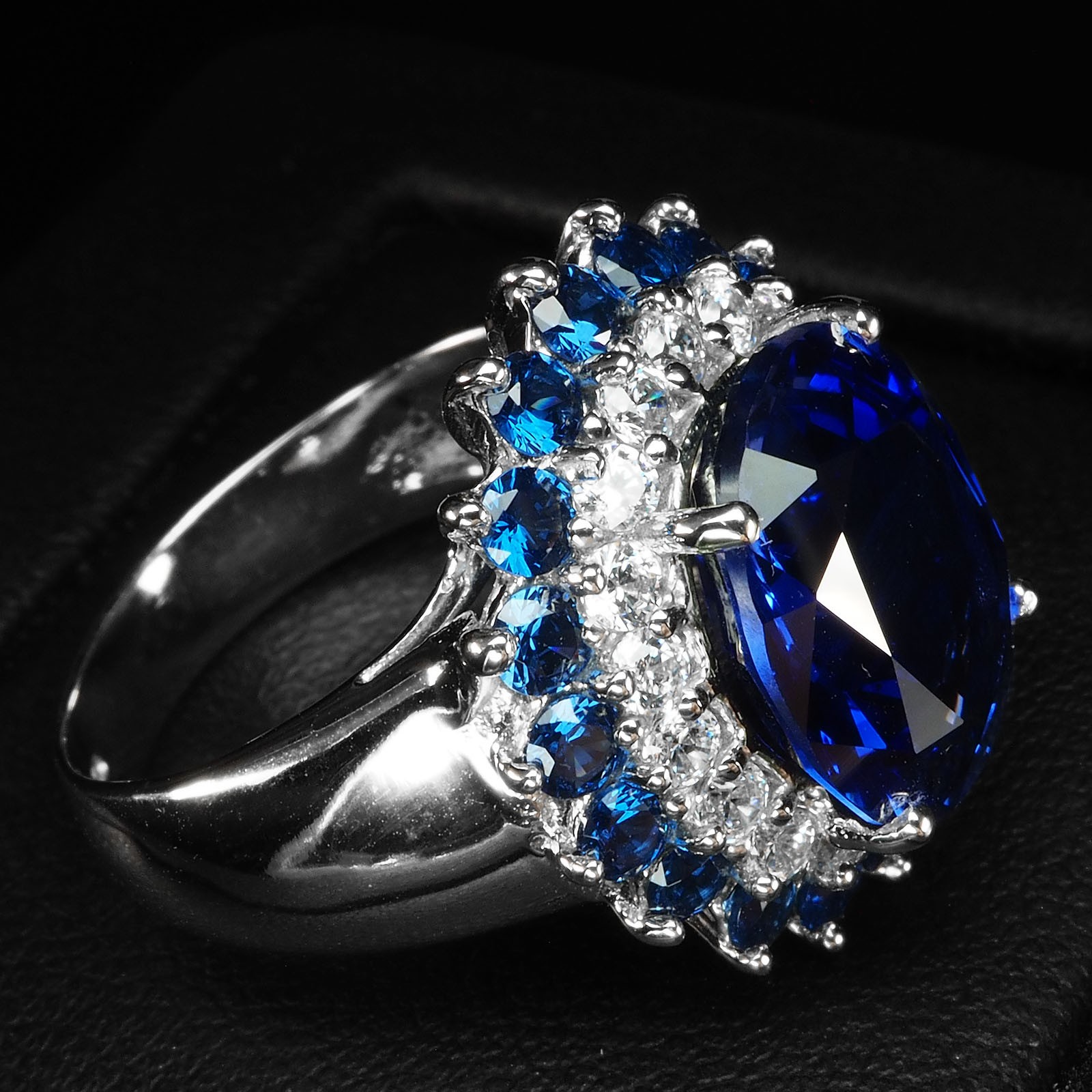 Graceful Royal Blue Sapphire 8Ct 925 Sterling Silver White Gold Handmade Rings