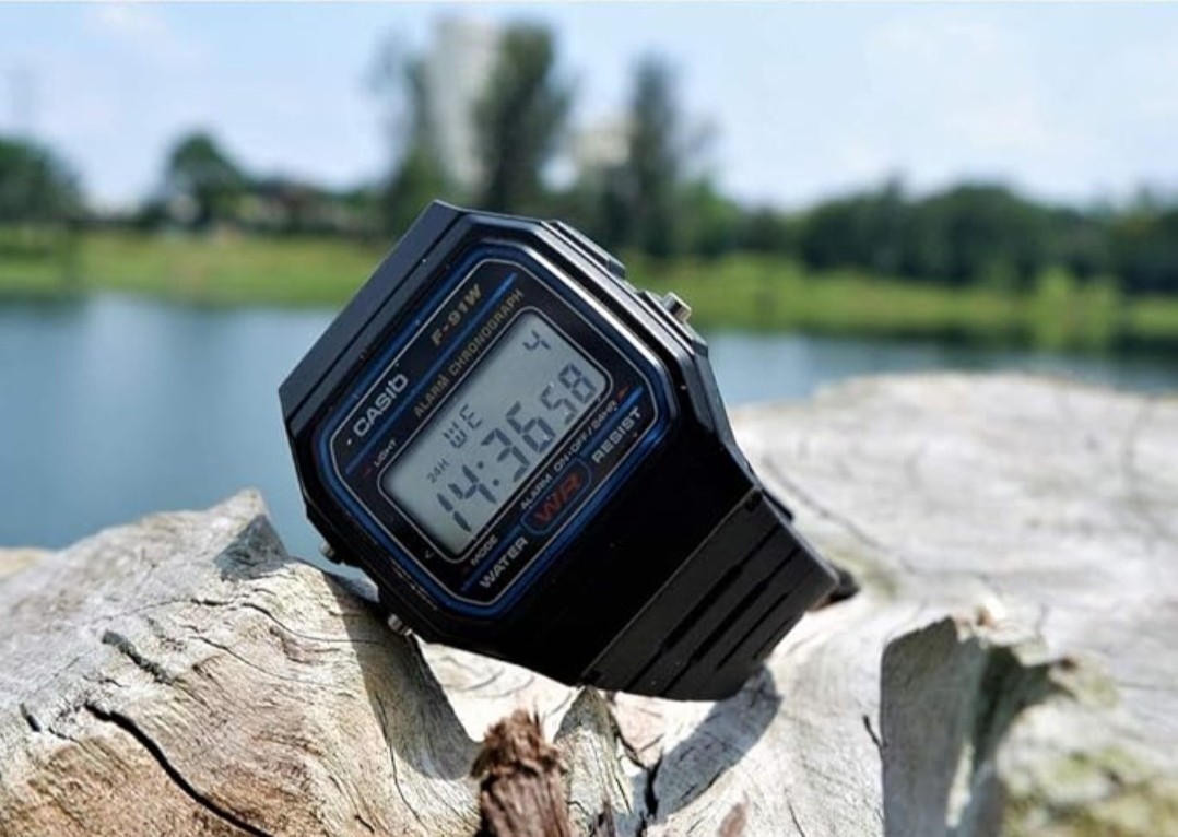 Casio F-91W Classic Digital Watch Black – Alarm Chronograph – Lightweight