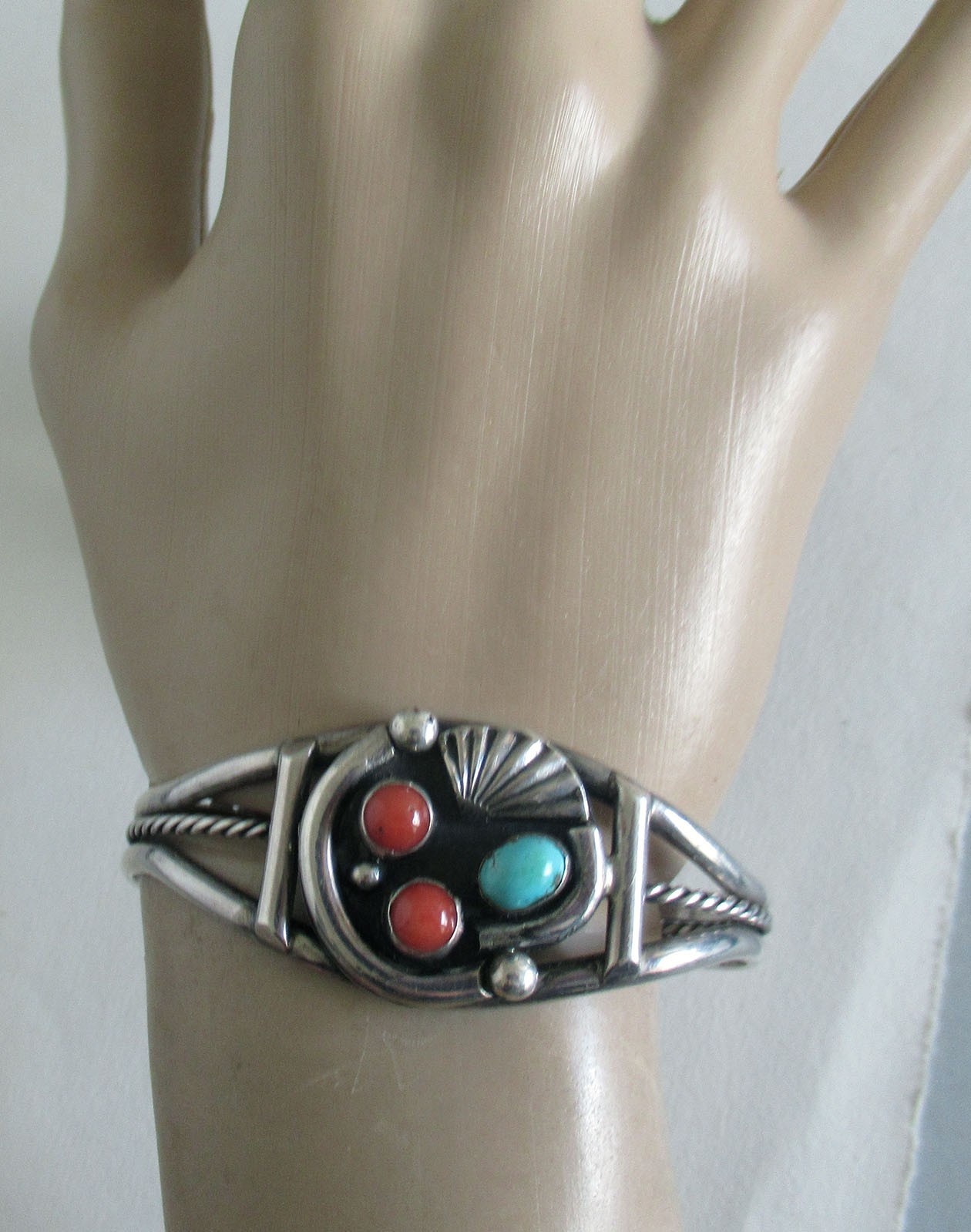 ERMA FRANCIS NAVAJO STERLING CUFF BRACELET, 6.50 INCHES WRIST, 1 INCH WIDE, 22 G