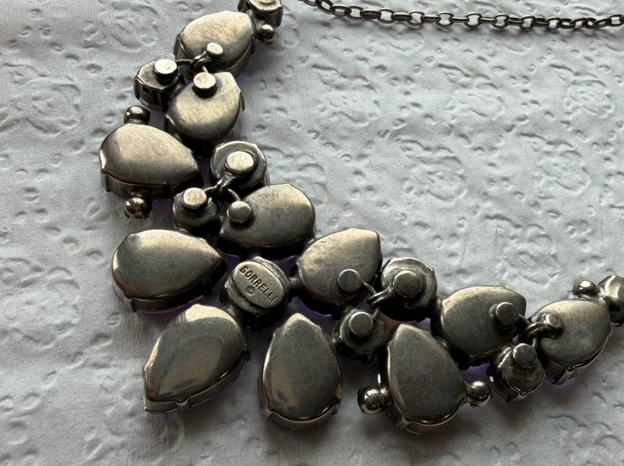 Sorrelli Dare To Pear Lavender Antique Silver Necklace EUC 💜