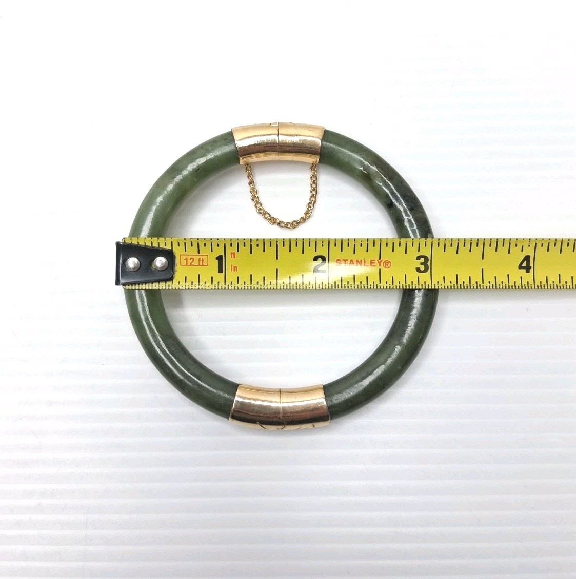 Vintage Green Nephrite Jade Hinged Gold Tone Bangle Bracelet Push Lock