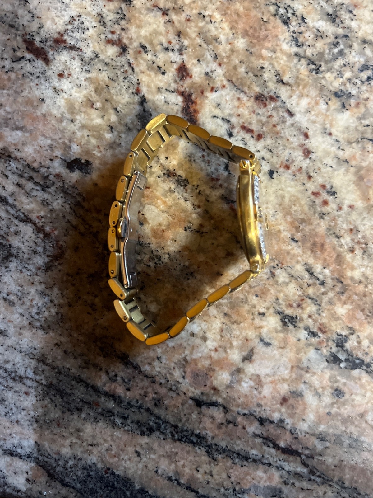 gucci watch 9200m gold
